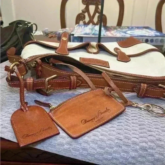 Dooney & Bourke Florentine Leather Large Satchel Cream Brown Bag Pockets - Picture 10 of 10